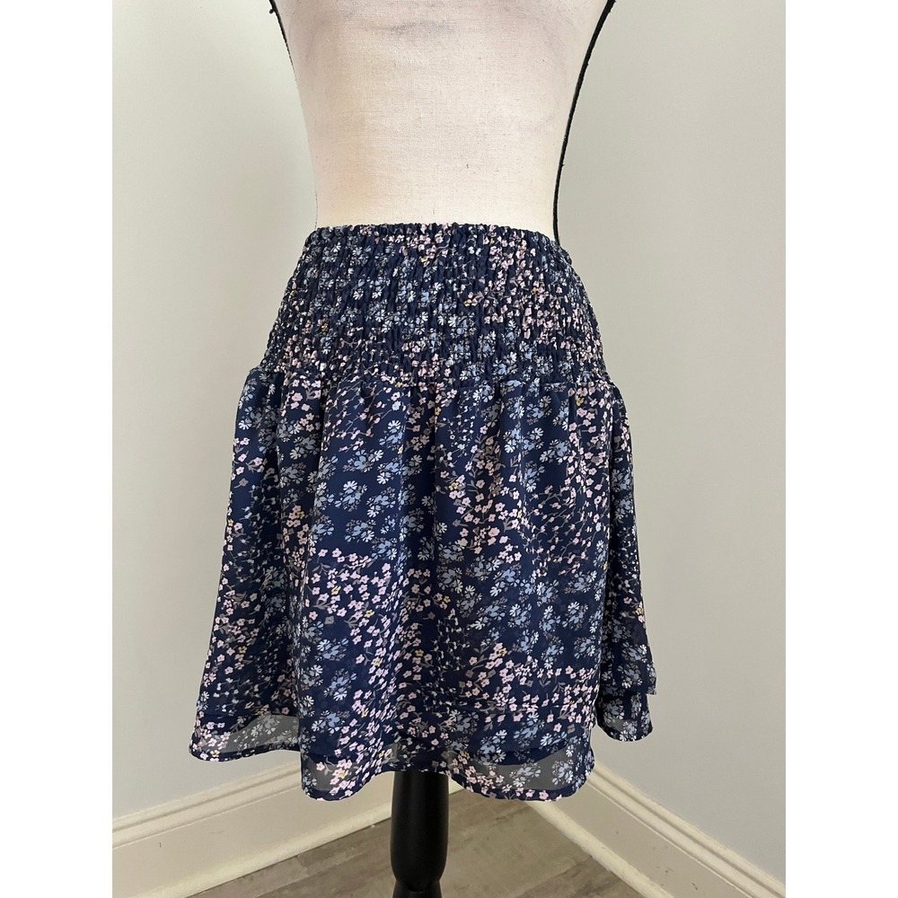 Navy Blueโ Ditsy Floral Smocked Mini Skirt Size Medium Ruffle Tiered Boho Chic